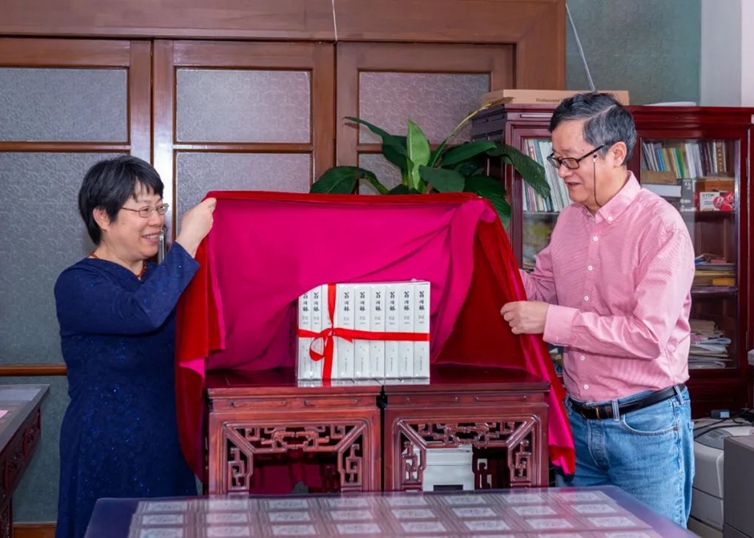 《翁同龢日记》（附索引）上图首发座谈会